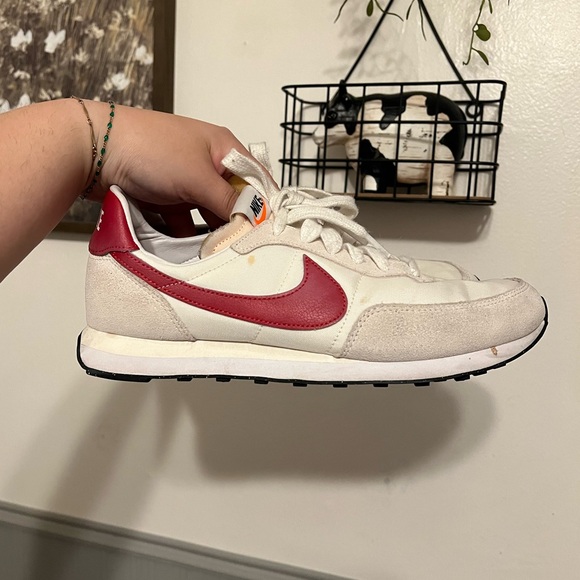 Nike Daybreak Waffle Sneakers White and Red - Picture 1 of 7